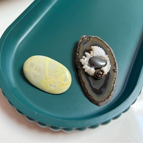 Whimsical Handmade One of a Kind Vintage XL Natural Stone Geode 2 Pc Brooch Lot - Picture 2 of 5